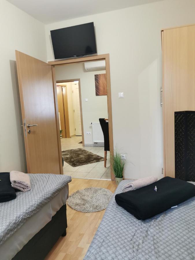 Csabai Apartman Buk Ngoại thất bức ảnh