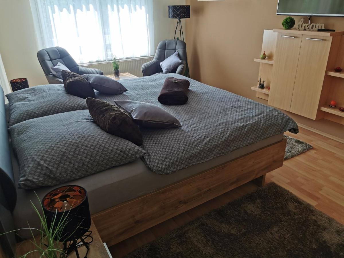 Csabai Apartman Buk Ngoại thất bức ảnh